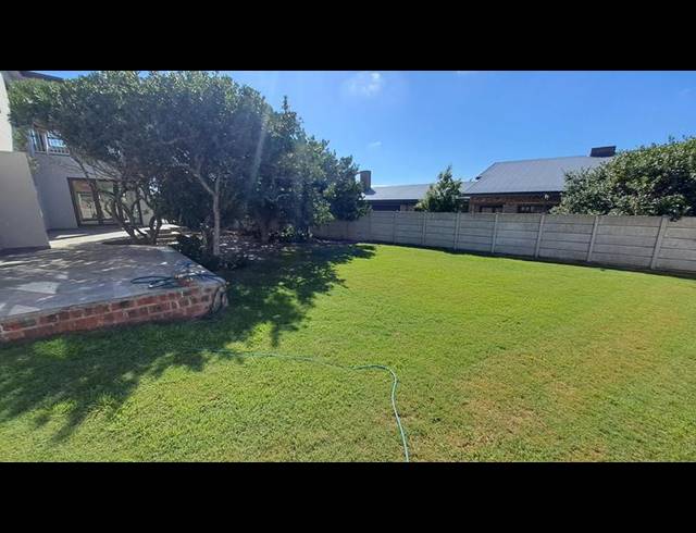 4 BEDROOM HOUSE FOR SALE IN STILBAAI-WES